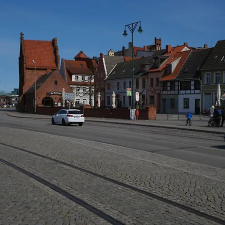 Hanseat D Im Gotischen Vinhus Apartament Wißmar